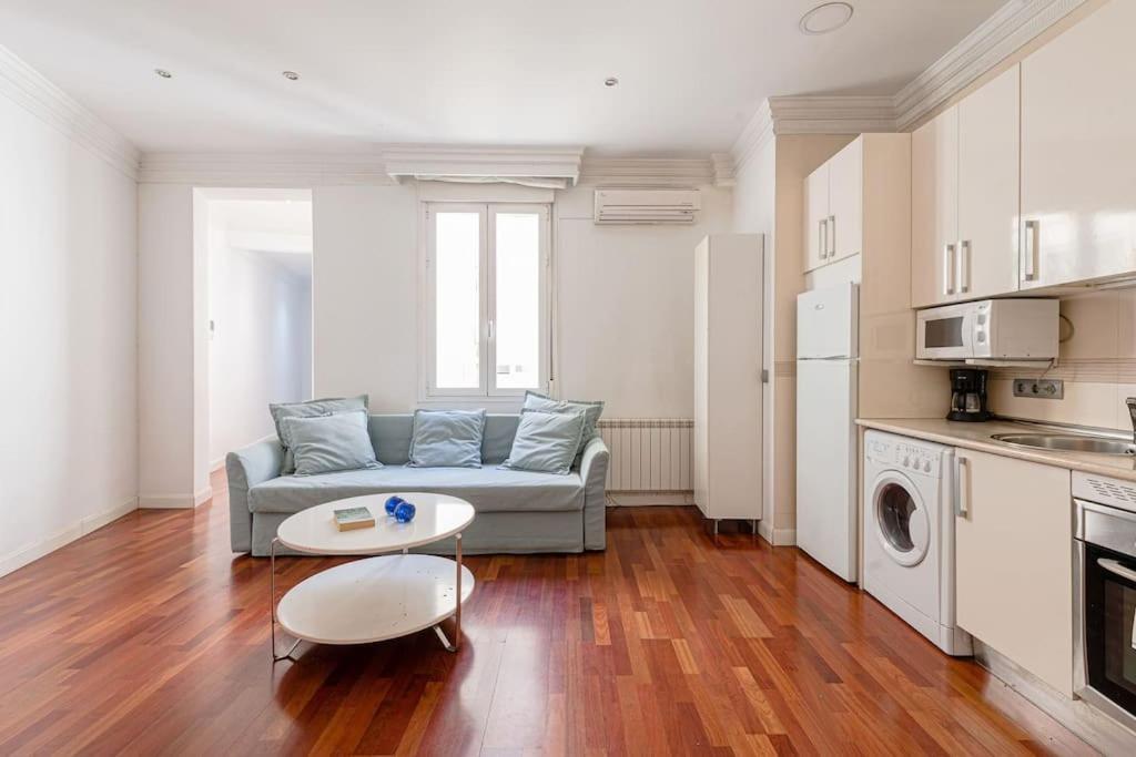 Modern Apartment In Chueca Inf3Iz4 Madrid Buitenkant foto