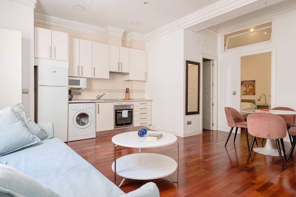 Modern Apartment In Chueca Inf3Iz4 Madrid Buitenkant foto