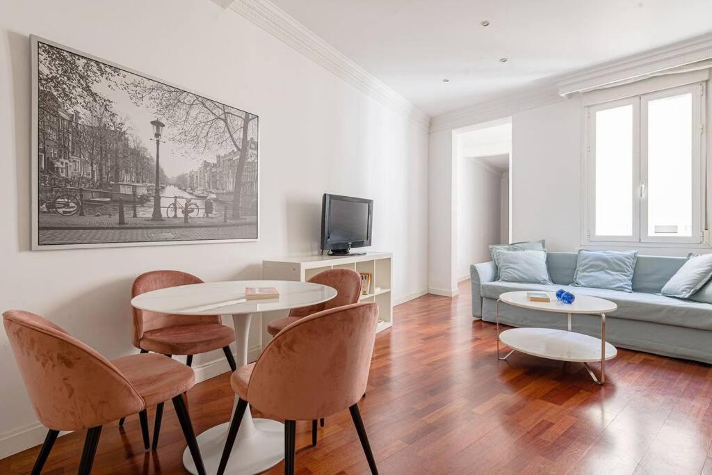 Modern Apartment In Chueca Inf3Iz4 Madrid Buitenkant foto