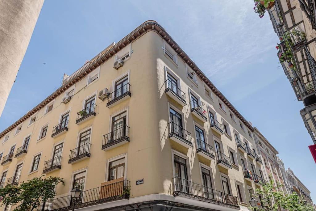 Modern Apartment In Chueca Inf3Iz4 Madrid Buitenkant foto