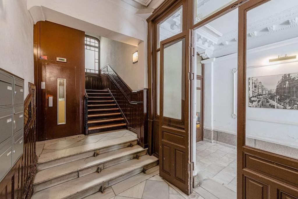 Modern Apartment In Chueca Inf3Iz4 Madrid Buitenkant foto